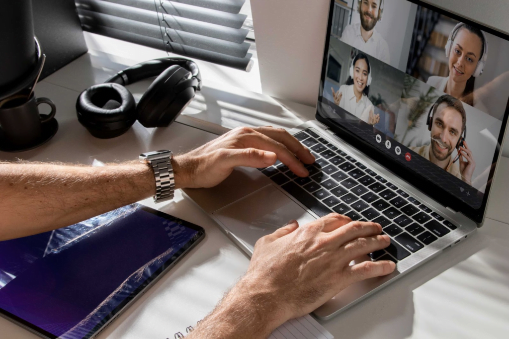 Como conseguir trabalho em casa 2024? Dicas e vagas 2 Trabalho em casa