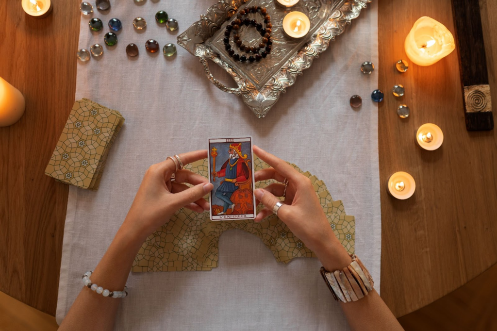 Aplicativo para consulta de Tarot grátis com revelações imediatas no celular 3 Consulta de Tarot grátis