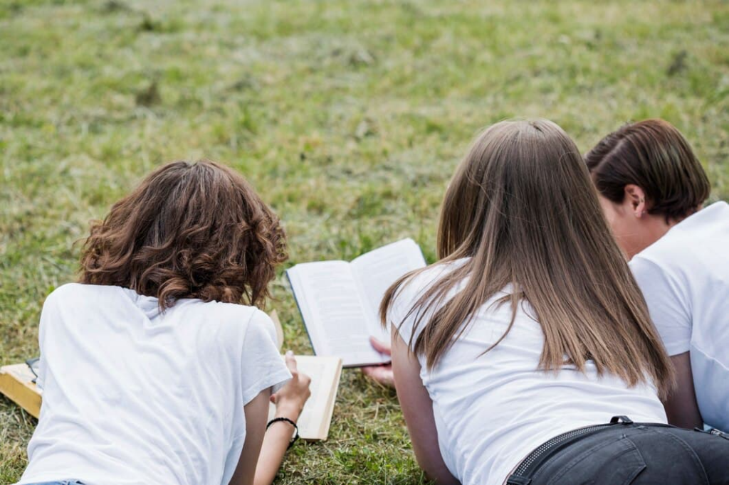 Estudos bíblicos para jovens: baixe já o aplicativo gratuito 4 Estudos bíblicos para jovens